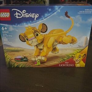 LEGO Disney Lion King Simba Set - Yellow and Brown